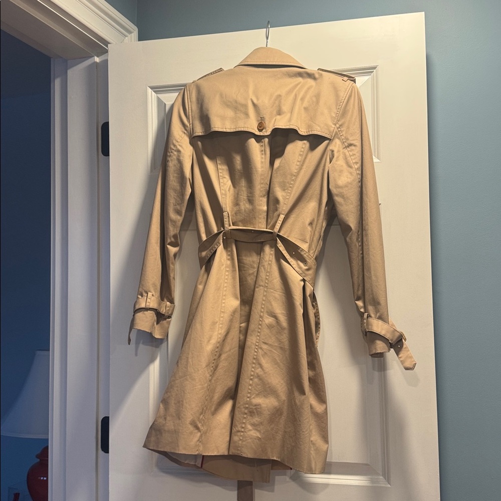 Banana Republic trench coat - Picture 7 of 7